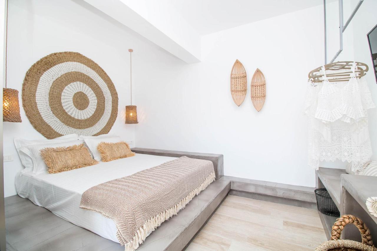Malibu Boutique Studios | double bed